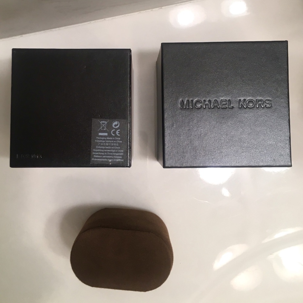 MK Watch Box - Picture 2 of 2